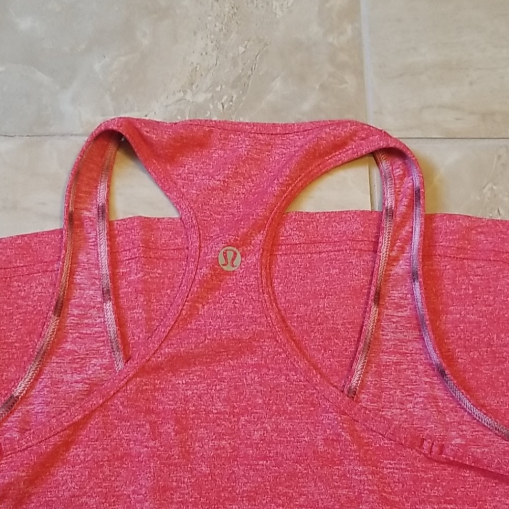 Red/white tank